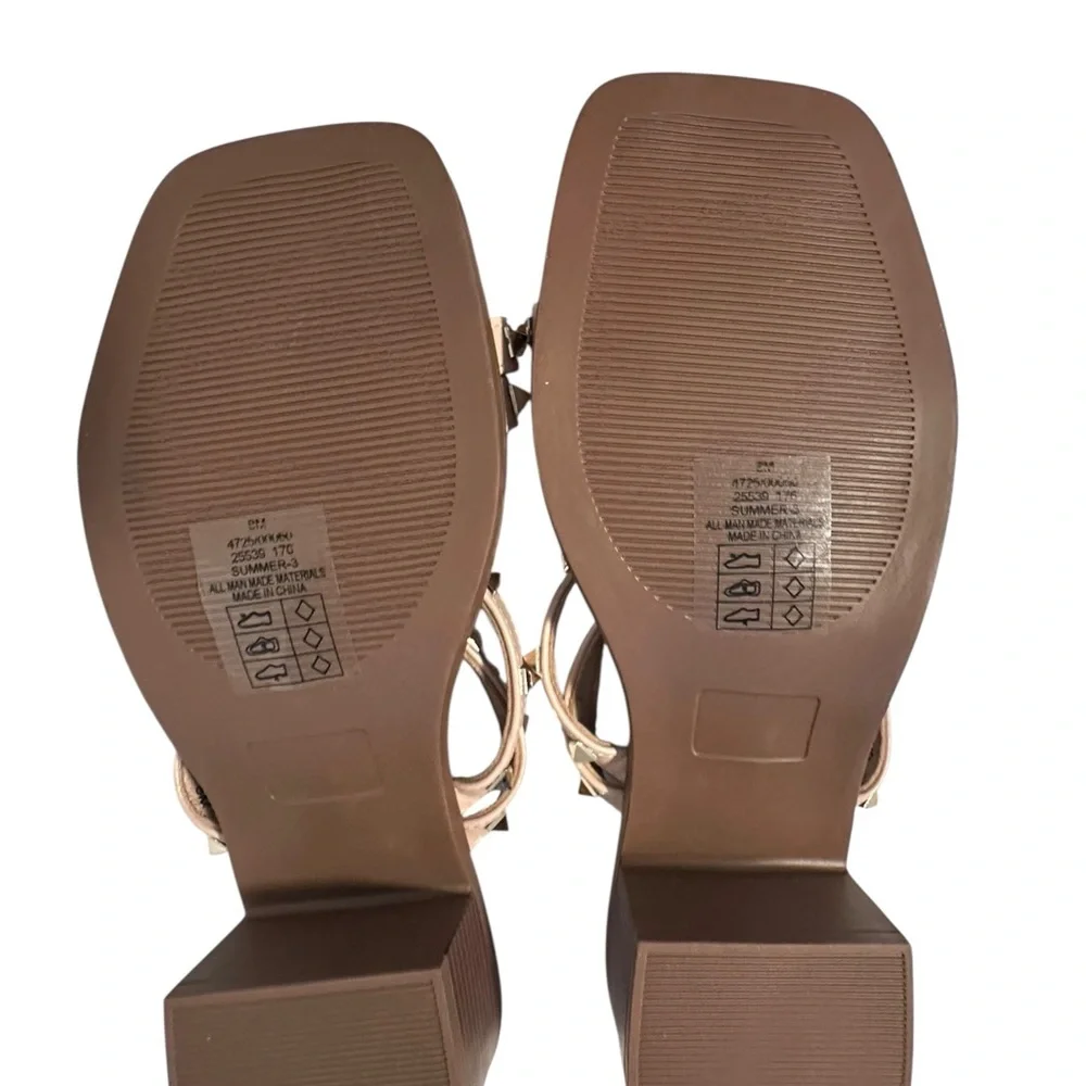 Pierre Dumas Blush Studded‎ Sandals with 2in Heel NWOT Size 8 Preppy HOCO